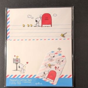 NWT Hallmark Peanuts Snoopy Letter Set with Red and Blue Accents